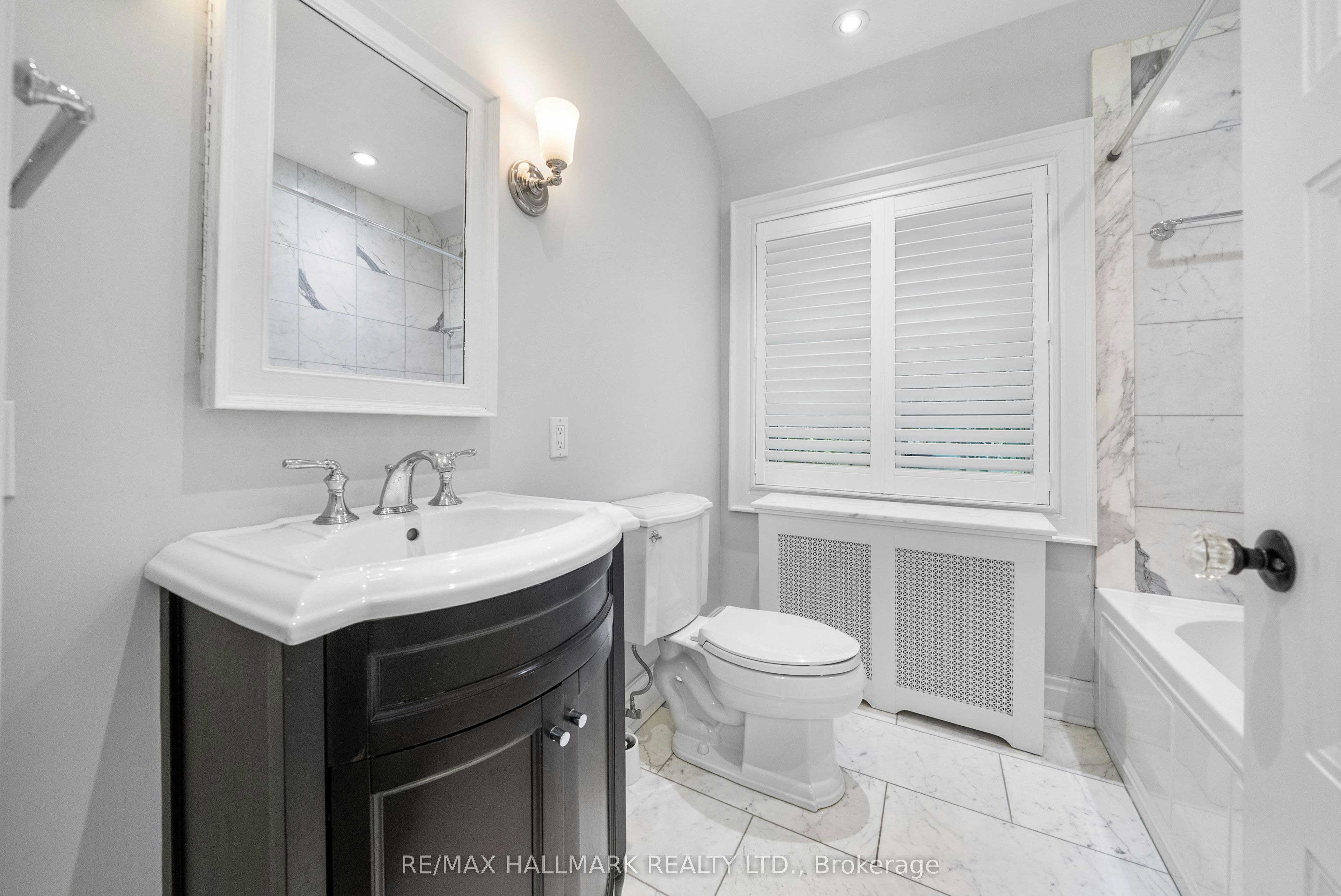 16 Elderwood Drive, Toronto, ON, M5P 1W5 - 26