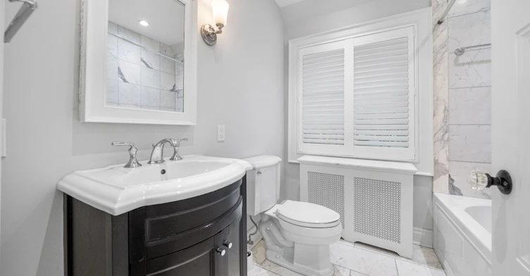 16 Elderwood Drive, Toronto, ON, M5P 1W5 - 26