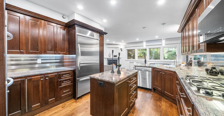 16 Elderwood Drive, Toronto, ON, M5P 1W5 - 12