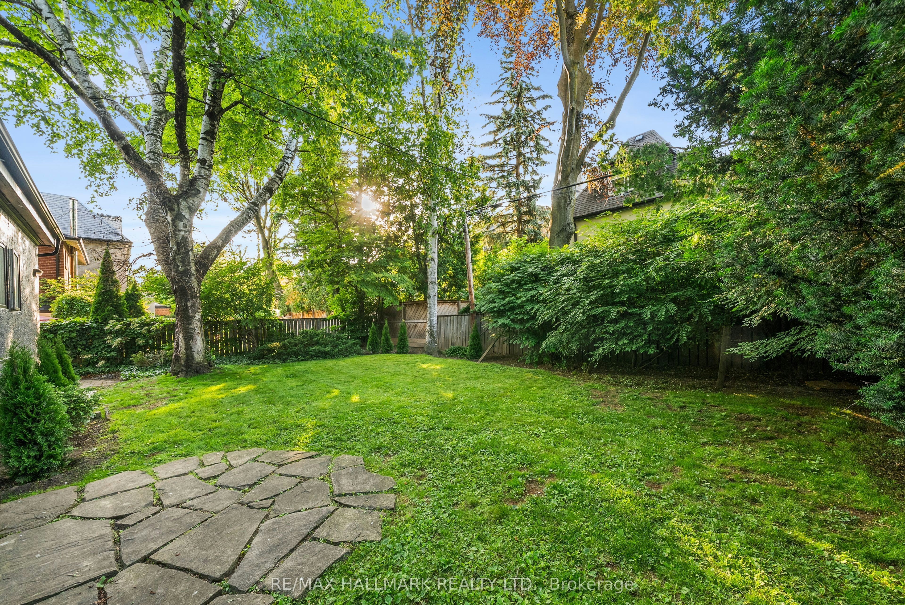 16 Elderwood Drive, Toronto, ON, M5P 1W5 - 40