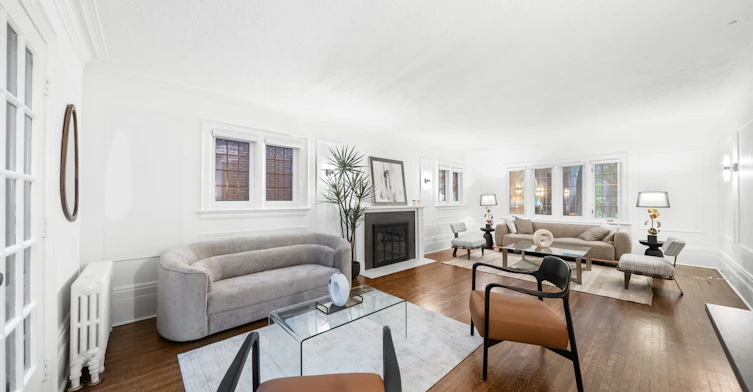 16 Elderwood Drive, Toronto, ON, M5P 1W5 - 7