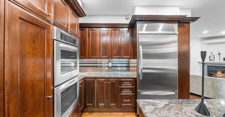 16 Elderwood Drive, Toronto, ON, M5P 1W5 - 13