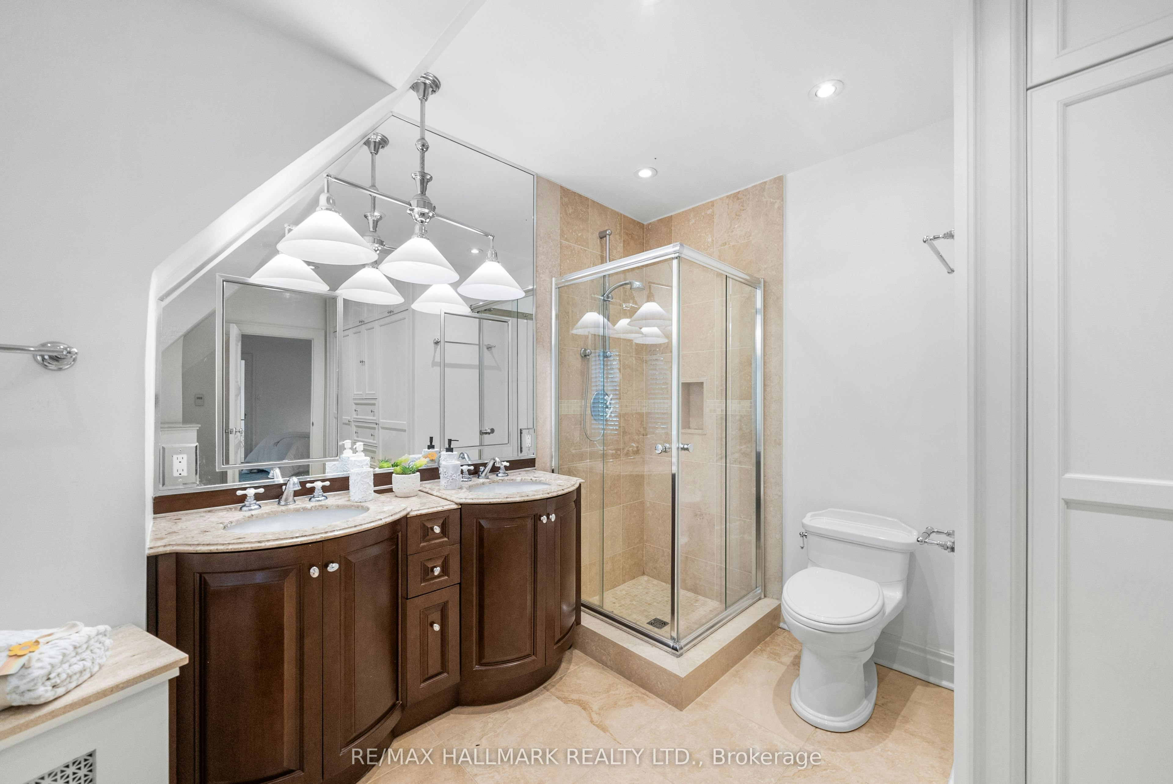 16 Elderwood Drive, Toronto, ON, M5P 1W5 - 23