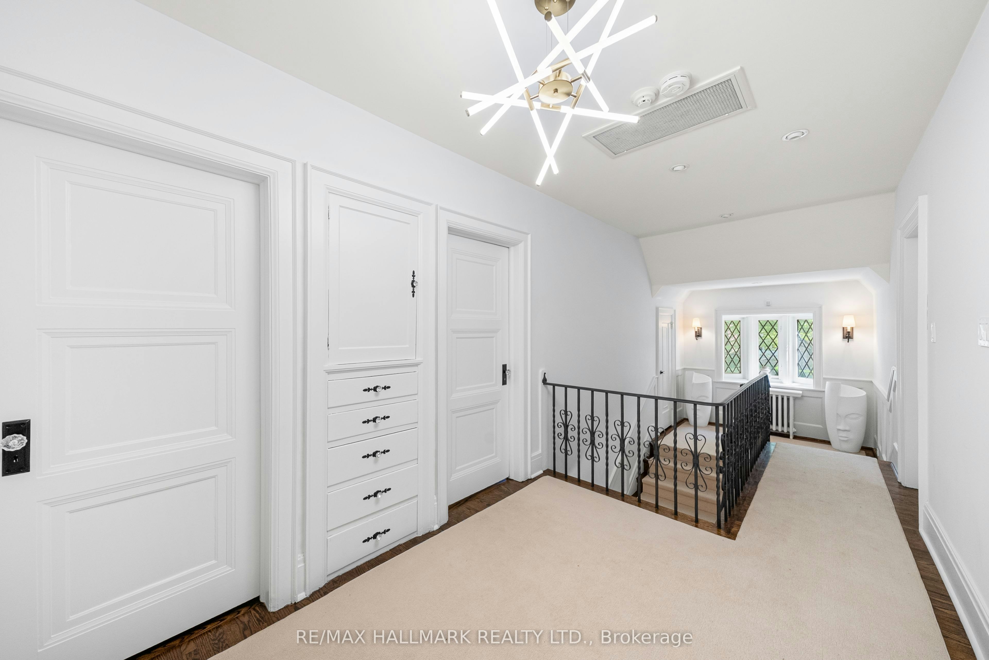 16 Elderwood Drive, Toronto, ON, M5P 1W5 - 29