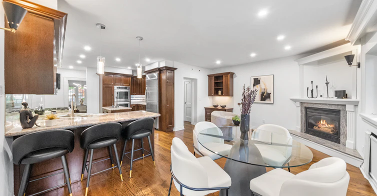 16 Elderwood Drive, Toronto, ON, M5P 1W5 - 16