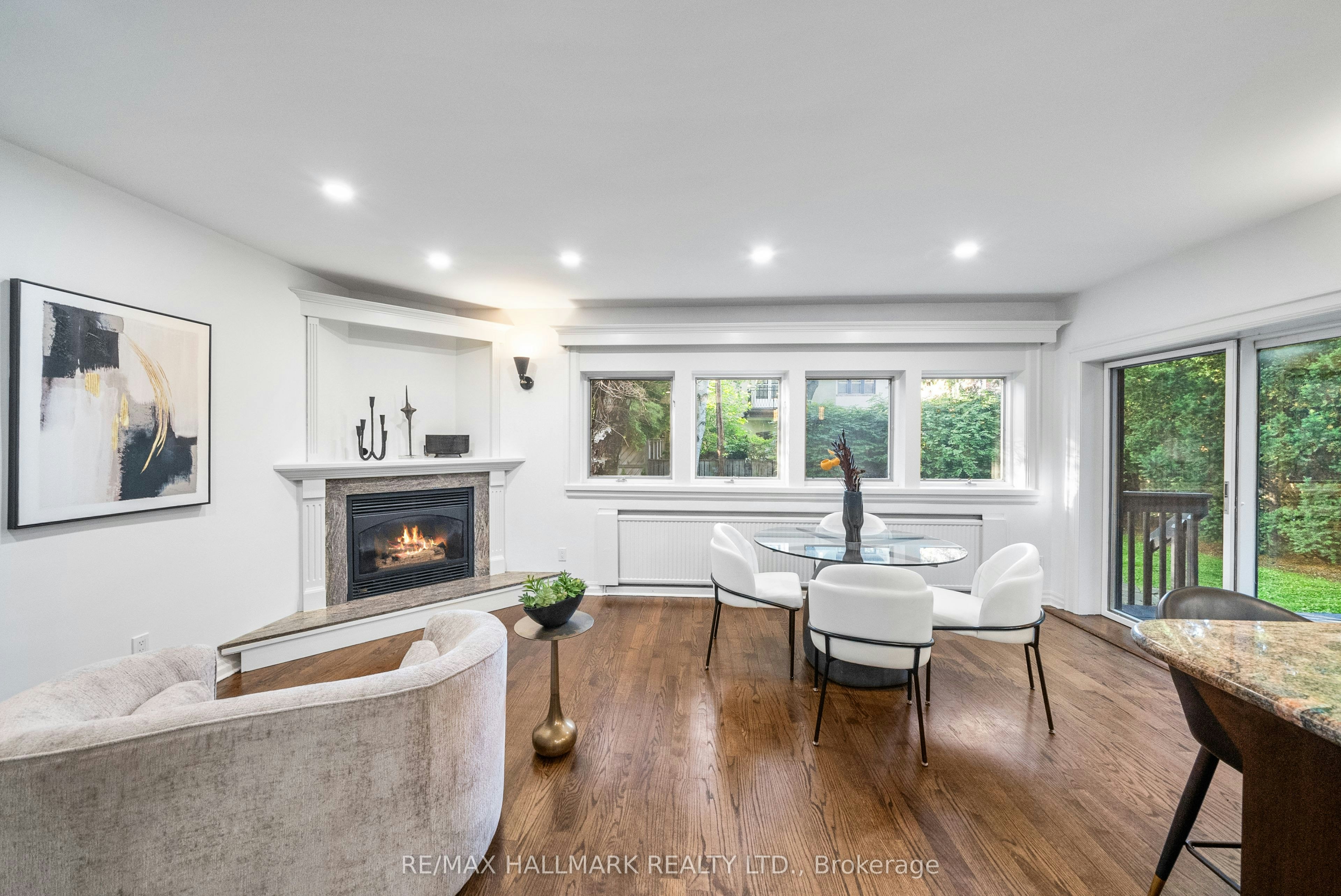 16 Elderwood Drive, Toronto, ON, M5P 1W5 - 15