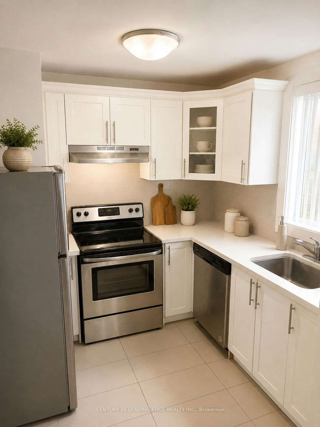 112-103 Avenue Road, Toronto, ON, M5R 2G9 - 2