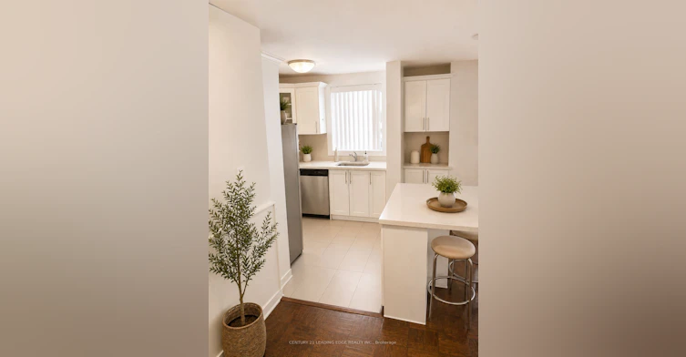 112-103 Avenue Road, Toronto, ON, M5R 2G9 - 3