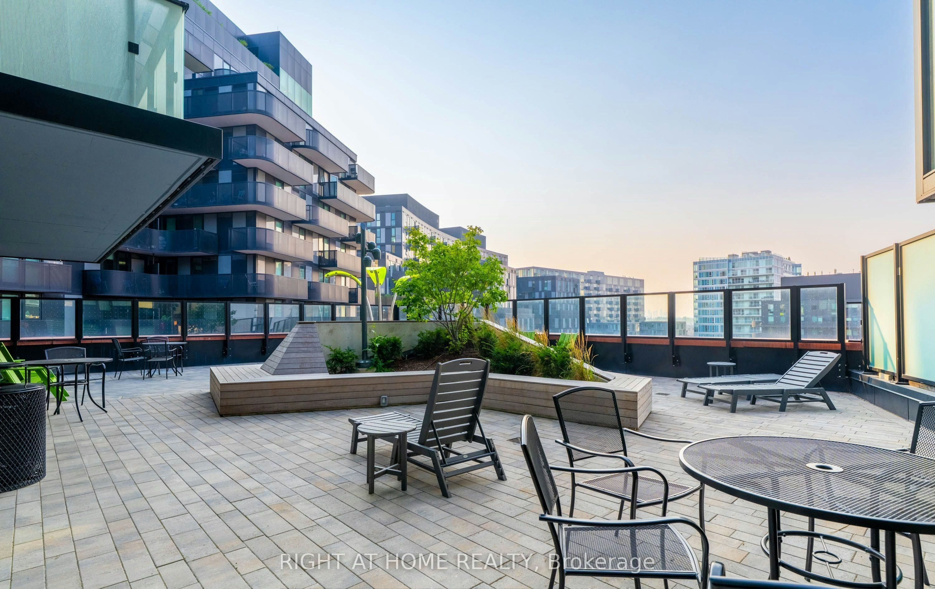 202-8 Tippett Road, Toronto, ON, M3H 0E7 - 10
