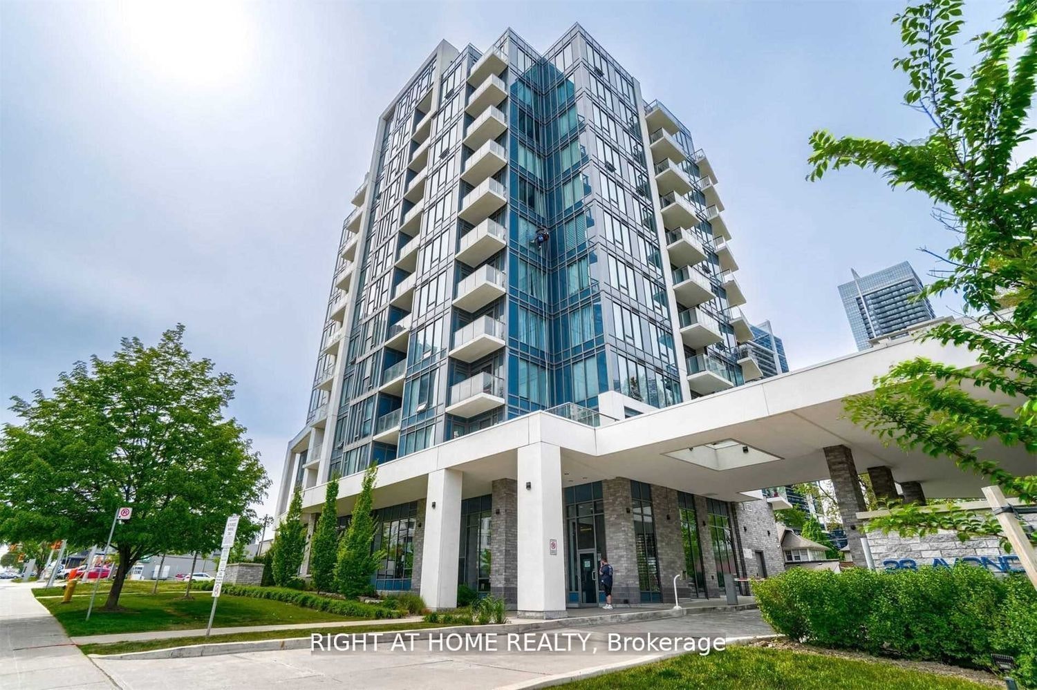 706-28 Avondale Avenue, Toronto, ON, M2N 0K2