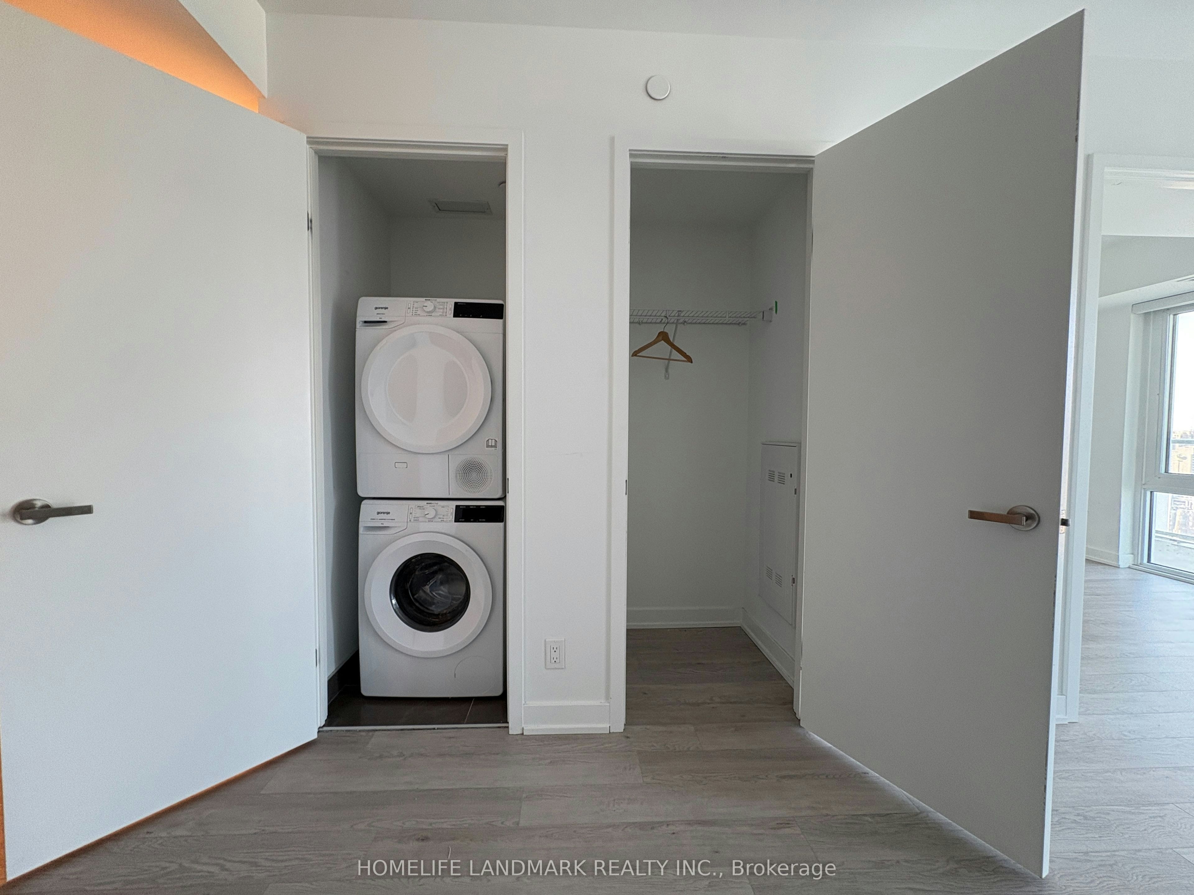 3712-88 Queen Street E, Toronto, ON, M5C 0B6 - 6