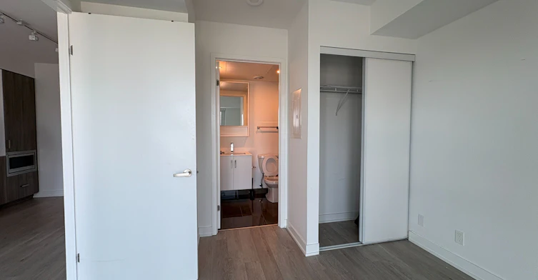 3712-88 Queen Street E, Toronto, ON, M5C 0B6 - 8