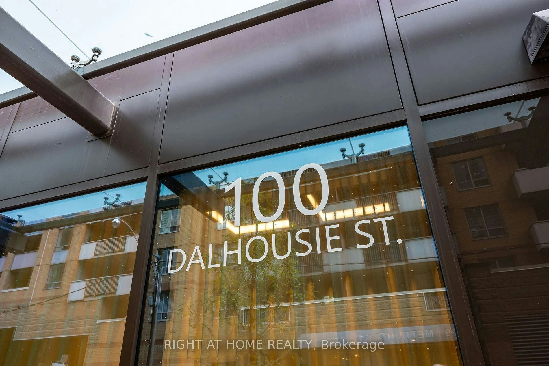 4009-100 Dalhousie Street, Toronto, ON, M5B 0C7 - 4
