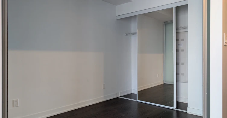 1109-20 Bruyeres Mews, Toronto, ON, M5V 0G8 - 6