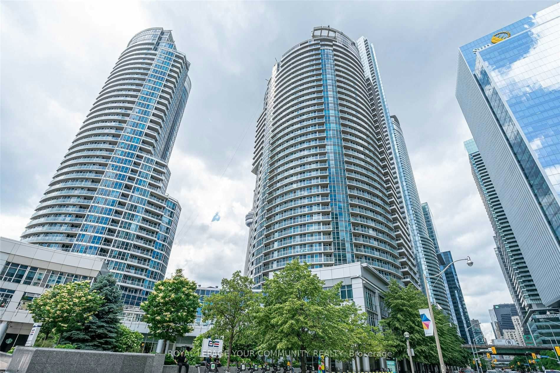 2206-8 York Street, Toronto, ON, M5J 2Y2