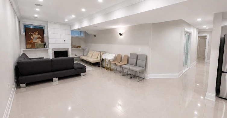 Lower-12 Terrace Avenue, Toronto, ON, M2R 1E9 - 11