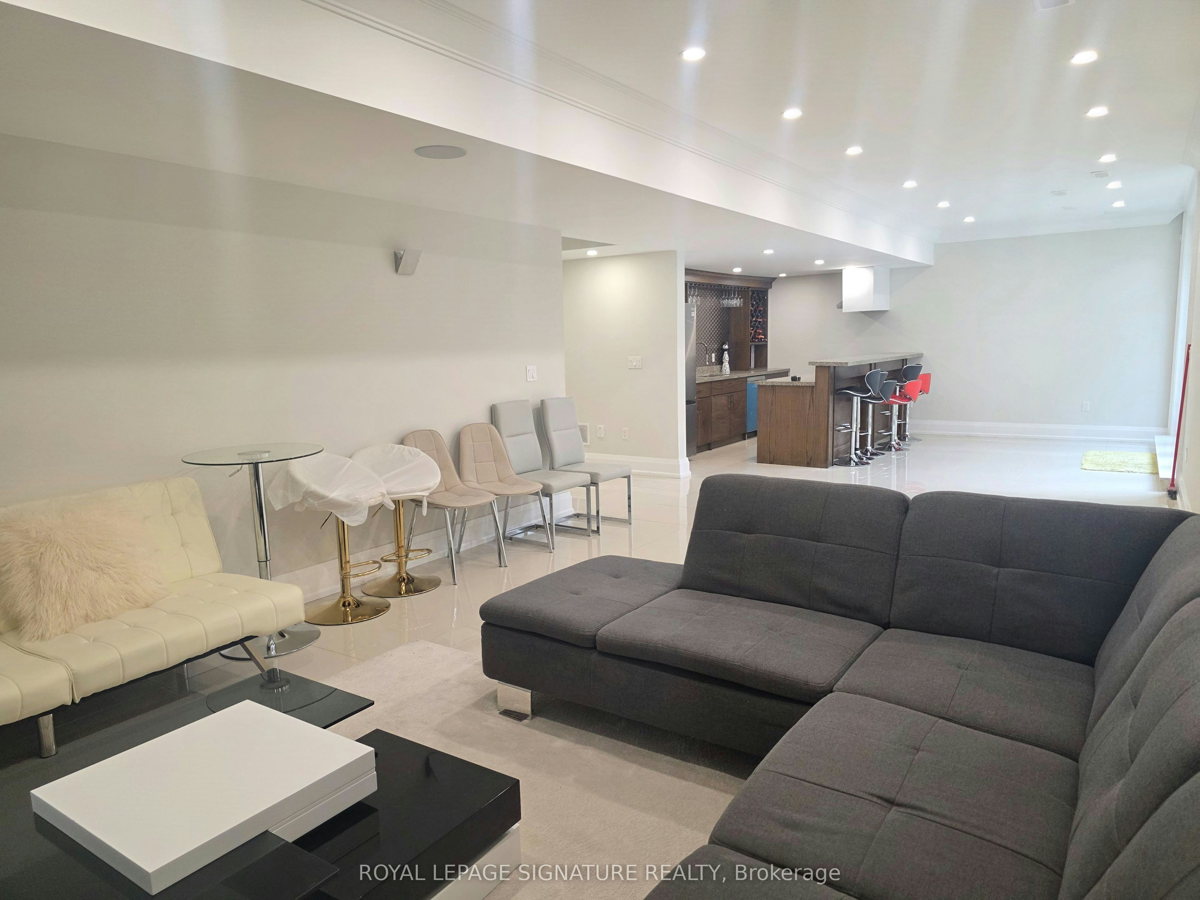 Lower-12 Terrace Avenue, Toronto, ON, M2R 1E9 - 4