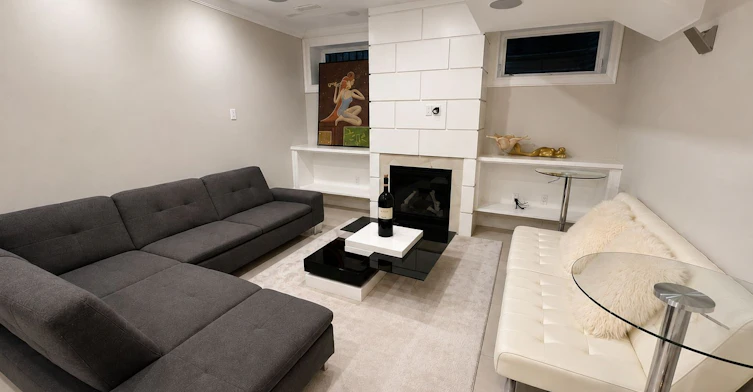 Lower-12 Terrace Avenue, Toronto, ON, M2R 1E9 - 4