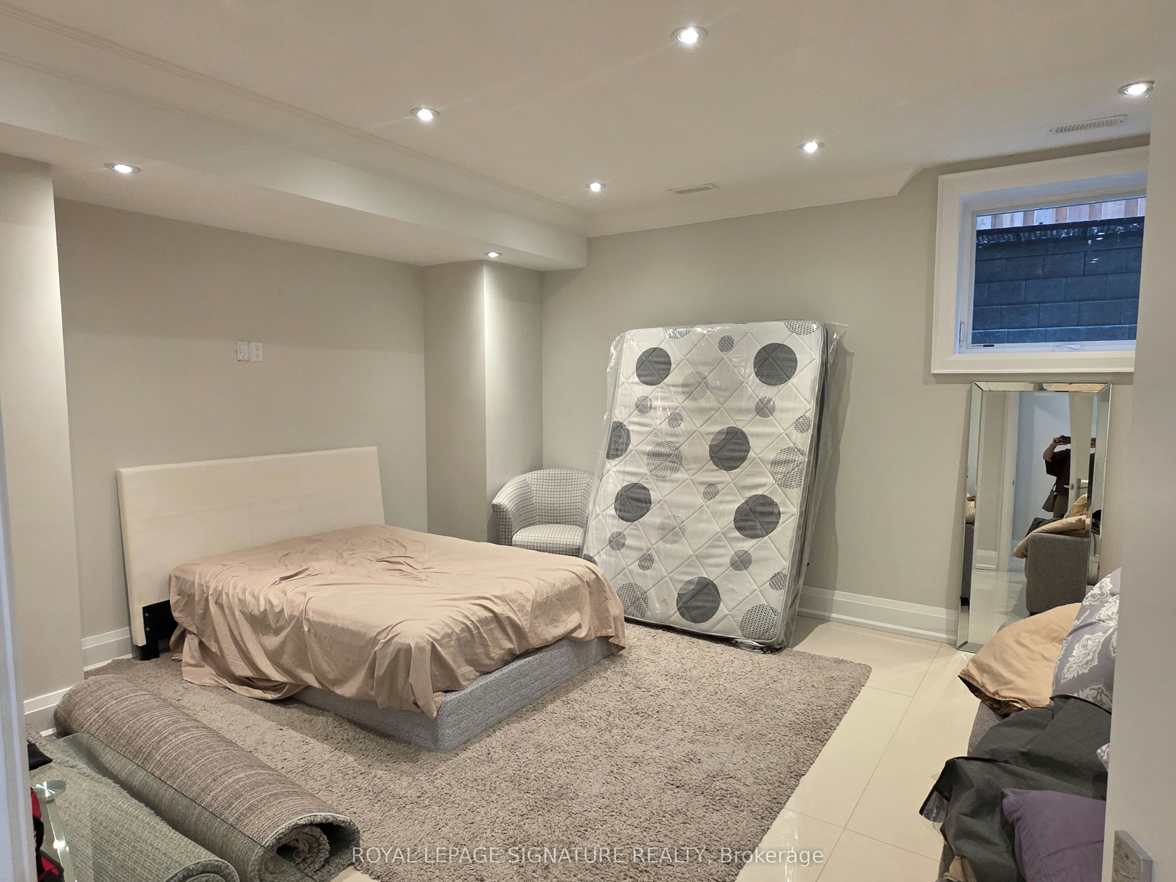 Lower-12 Terrace Avenue, Toronto, ON, M2R 1E9 - 16