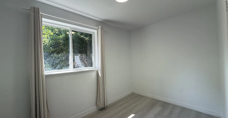 Main-217 Moore Park Avenue, Toronto, ON, M2M 1N5 - 9