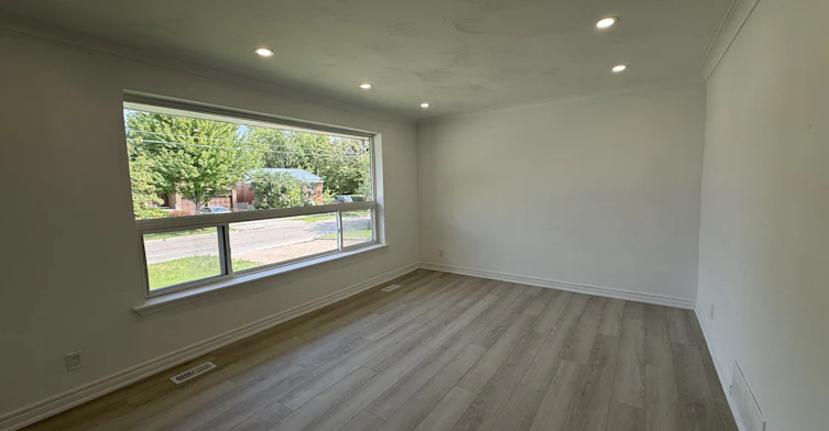 Main-217 Moore Park Avenue, Toronto, ON, M2M 1N5 - 3