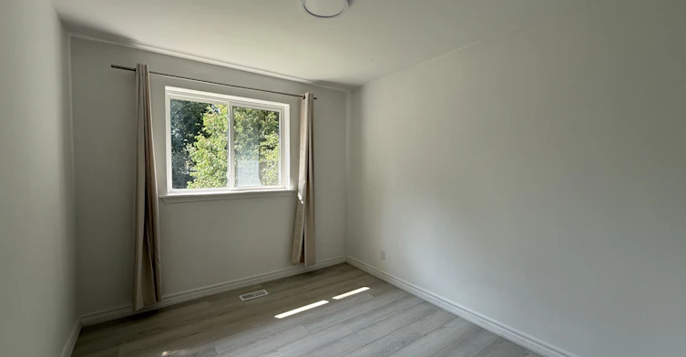 Main-217 Moore Park Avenue, Toronto, ON, M2M 1N5 - 8