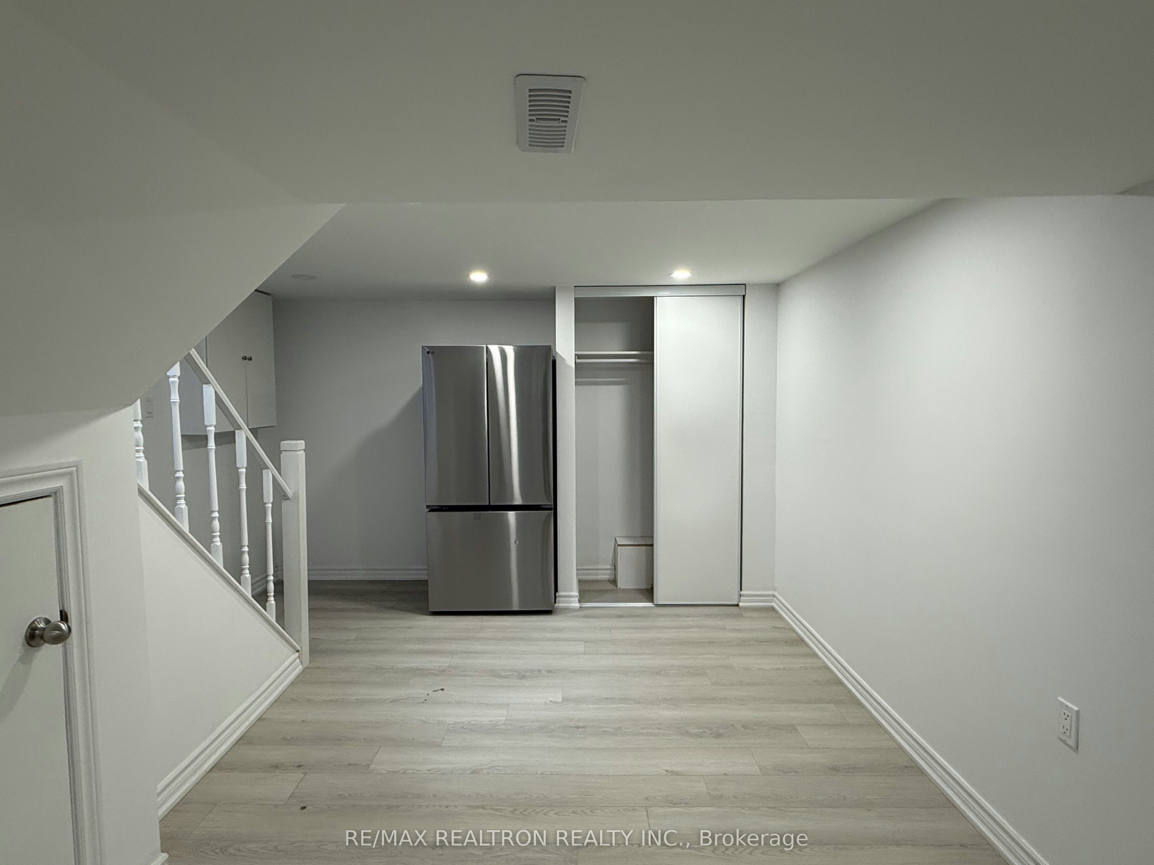Basement-217 Moore Park Avenue, Toronto, ON, M2M 1N5 - 4