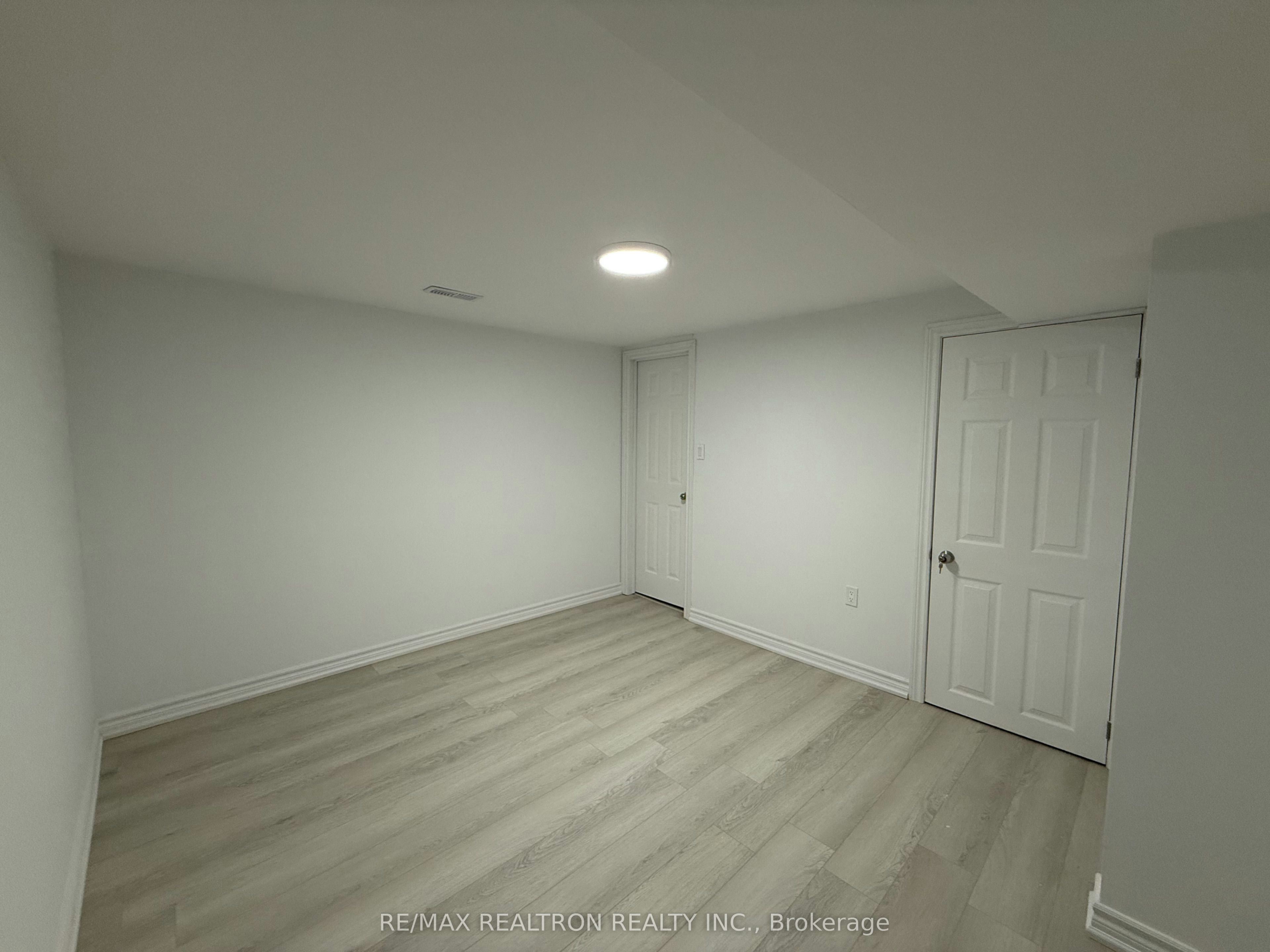 Basement-217 Moore Park Avenue, Toronto, ON, M2M 1N5 - 7