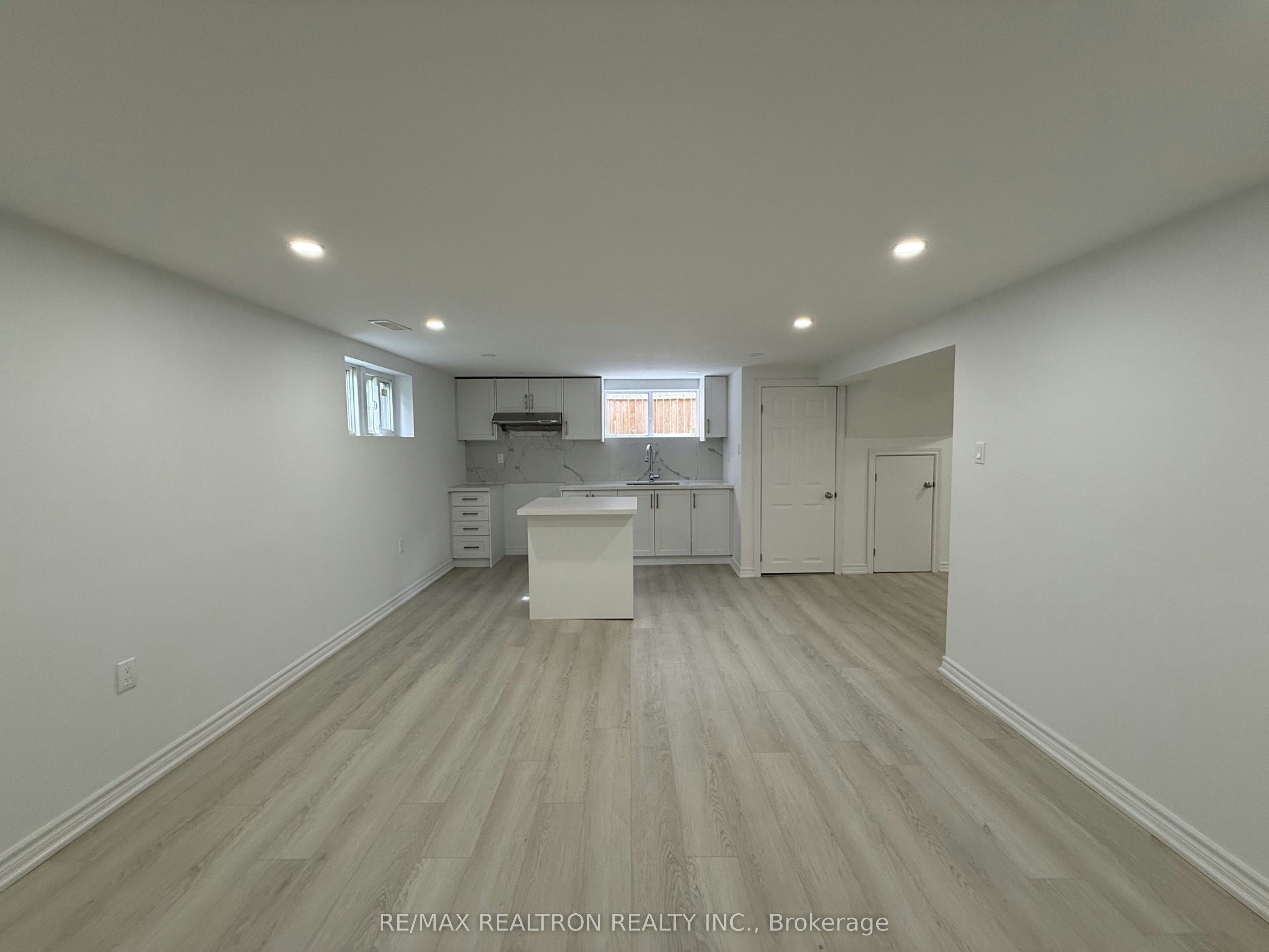 Basement-217 Moore Park Avenue, Toronto, ON, M2M 1N5 - 2