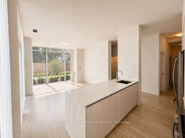 TH10-5858 Yonge Street, Toronto, ON, M2M 0C6 - 5