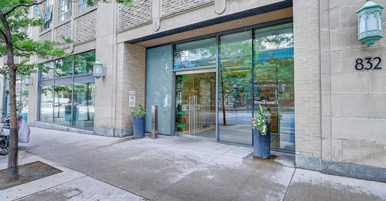 3201-832 Bay Street, Toronto, ON, M5S 1Z6 - 2