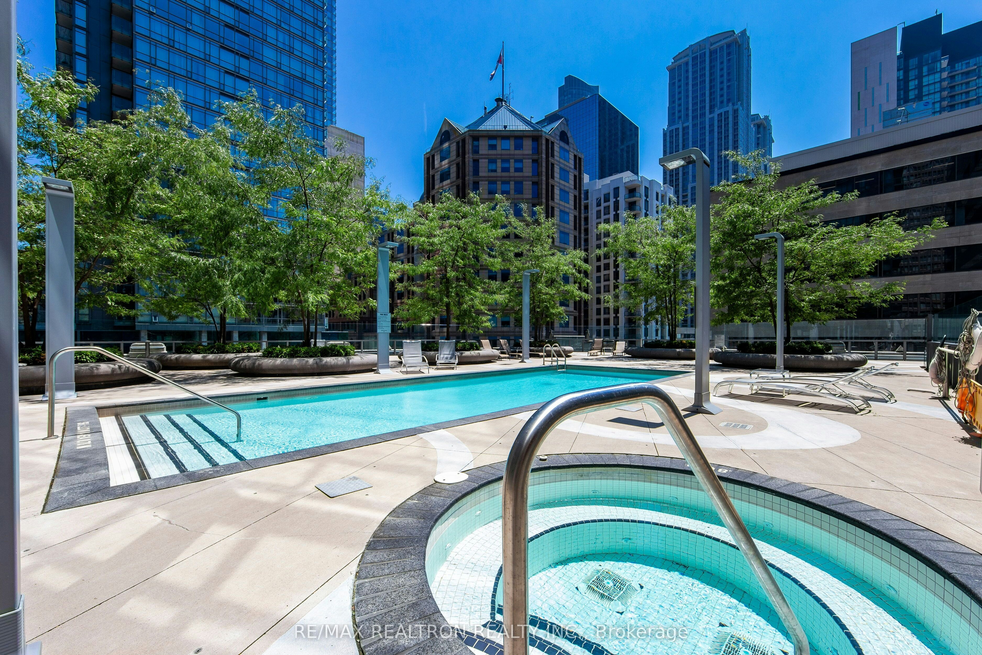 3201-832 Bay Street, Toronto, ON, M5S 1Z6 - 10