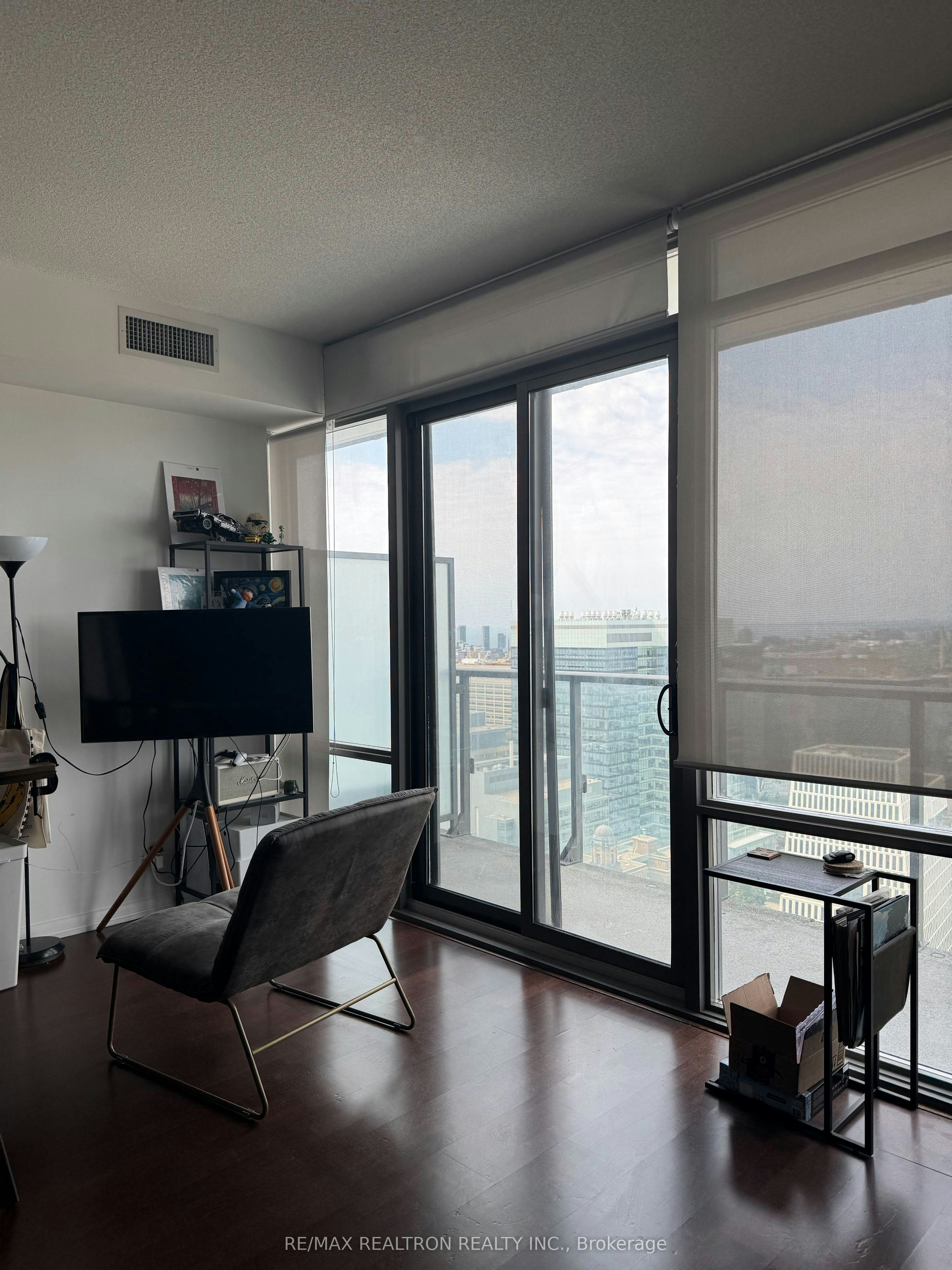 3201-832 Bay Street, Toronto, ON, M5S 1Z6 - 6