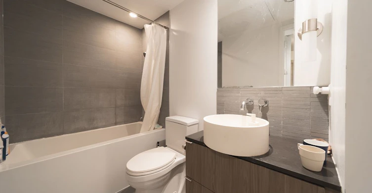 331-161 Roehampton Avenue, Toronto, ON, M4P 0C8 - 17
