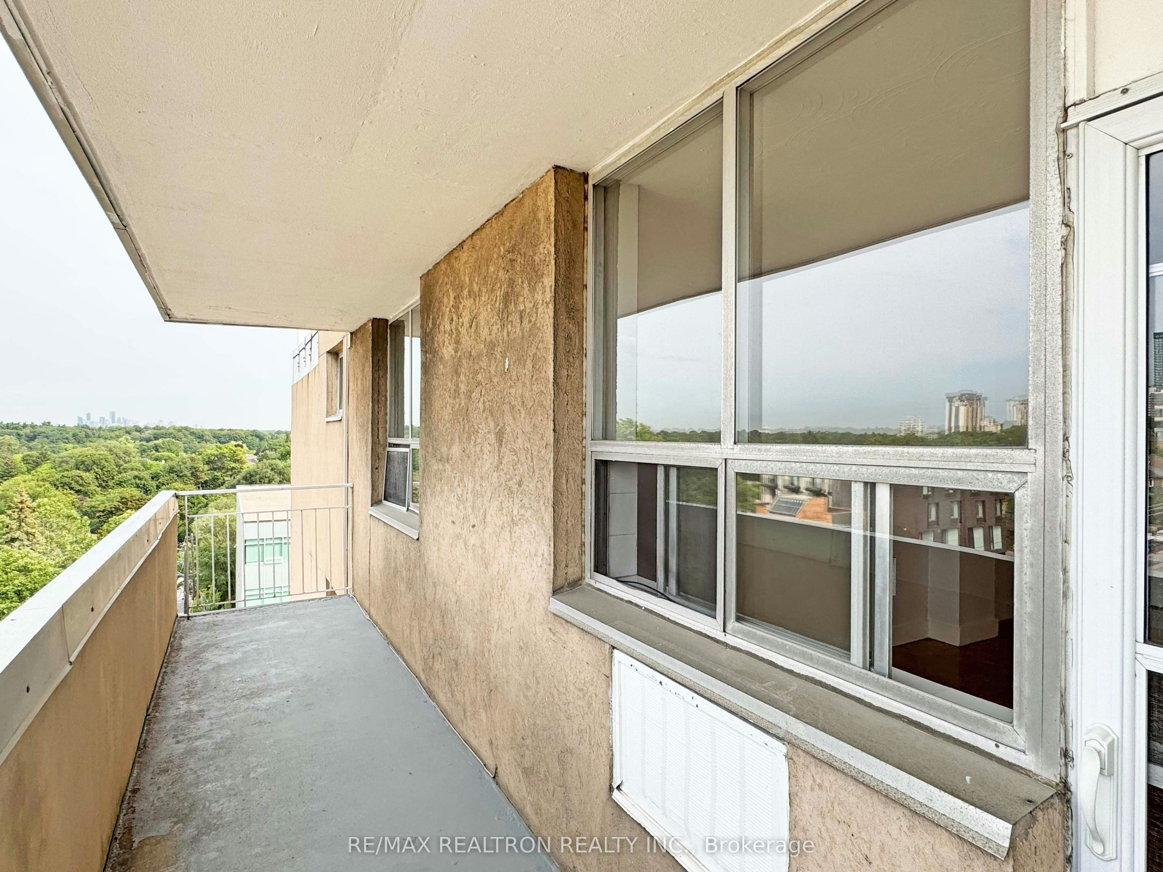903-525 Eglinton Avenue E, Toronto, ON, M4P 2P6 - 9
