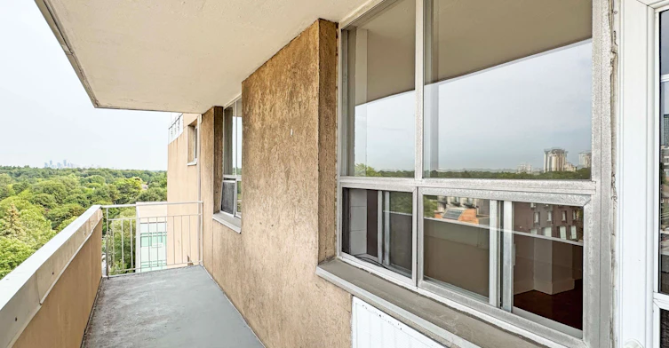 903-525 Eglinton Avenue E, Toronto, ON, M4P 2P6 - 9