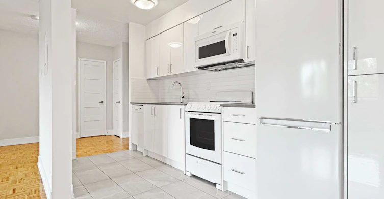 201-990 Avenue Road, Toronto, ON, M5P 2K8 - 2