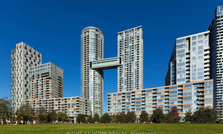 356-10 Capreol Court
