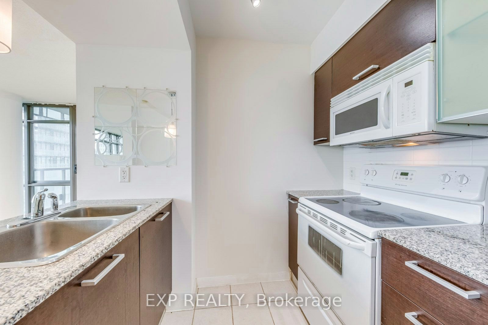 1502-38 Grenville Street, Toronto, ON, M4X 1A5 - 5