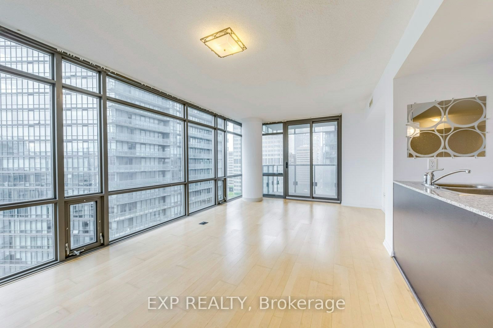 1502-38 Grenville Street, Toronto, ON, M4X 1A5 - 10