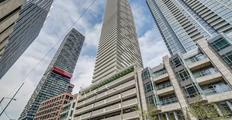 5610-2221 Yonge Street, Toronto, ON, M4S 2B4 - 2