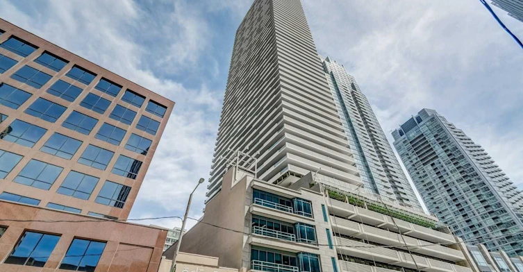 5610-2221 Yonge Street, Toronto, ON, M4S 2B4