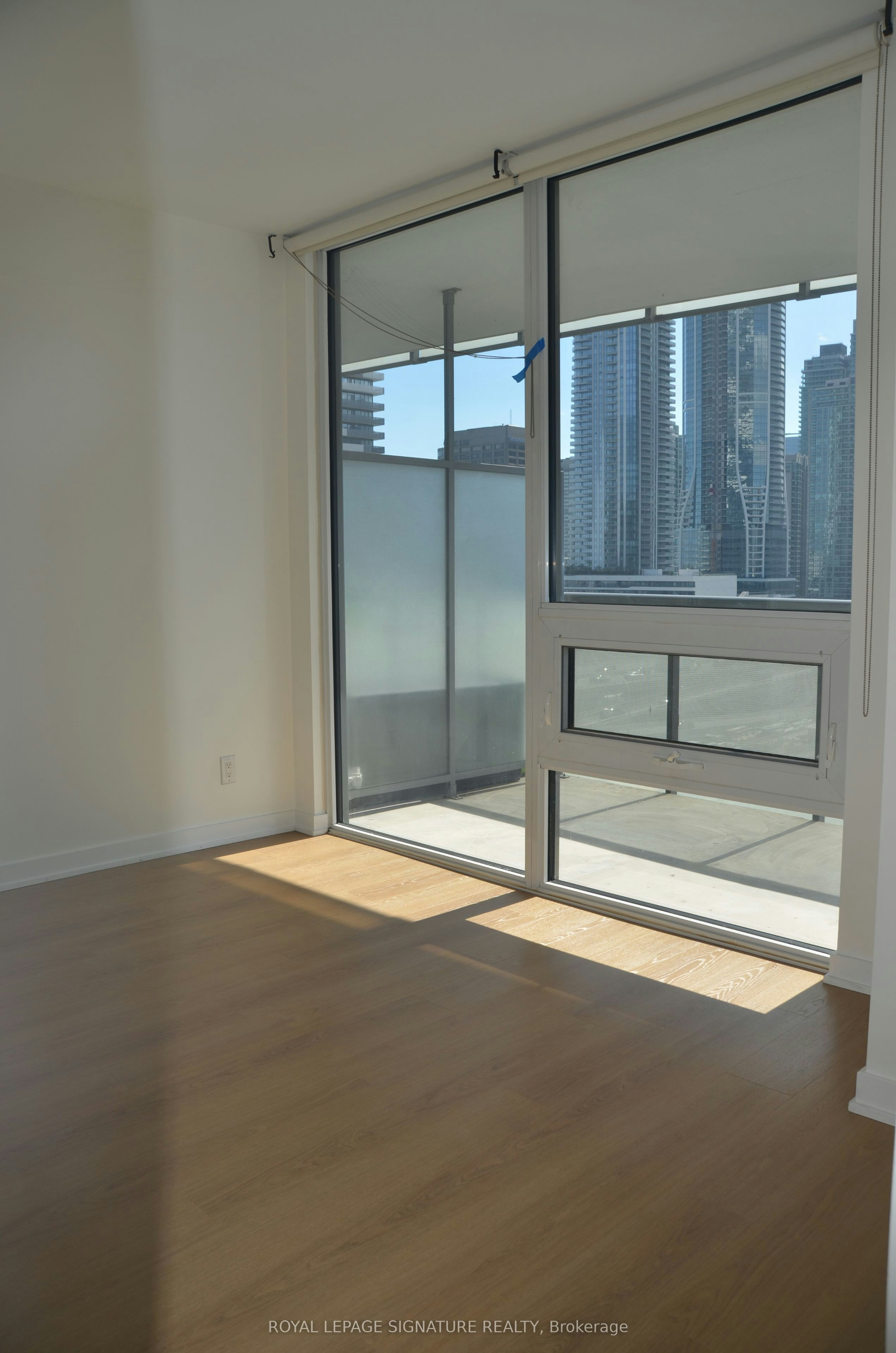 914-1 Market Street, Toronto, ON, M5E 0A2 - 8