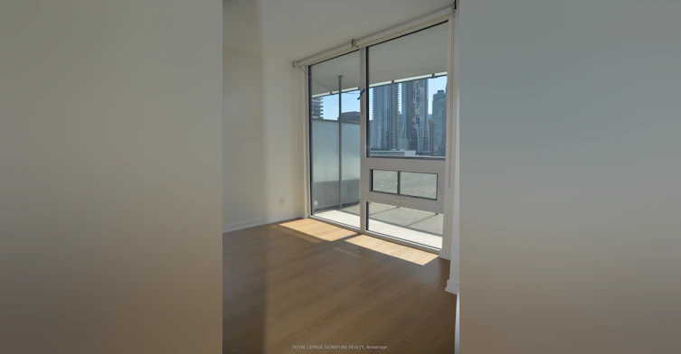 914-1 Market Street, Toronto, ON, M5E 0A2 - 8