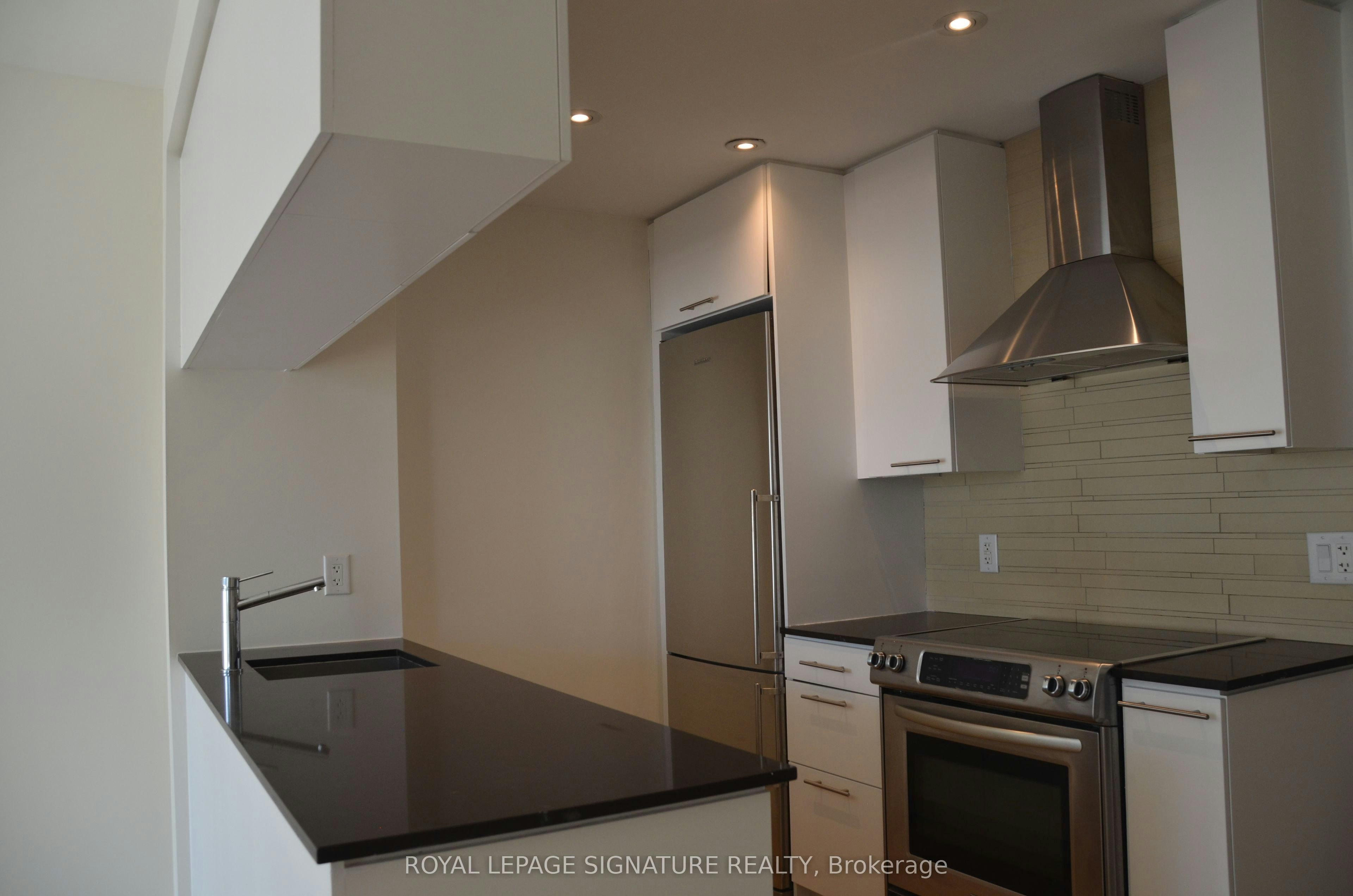 914-1 Market Street, Toronto, ON, M5E 0A2 - 19