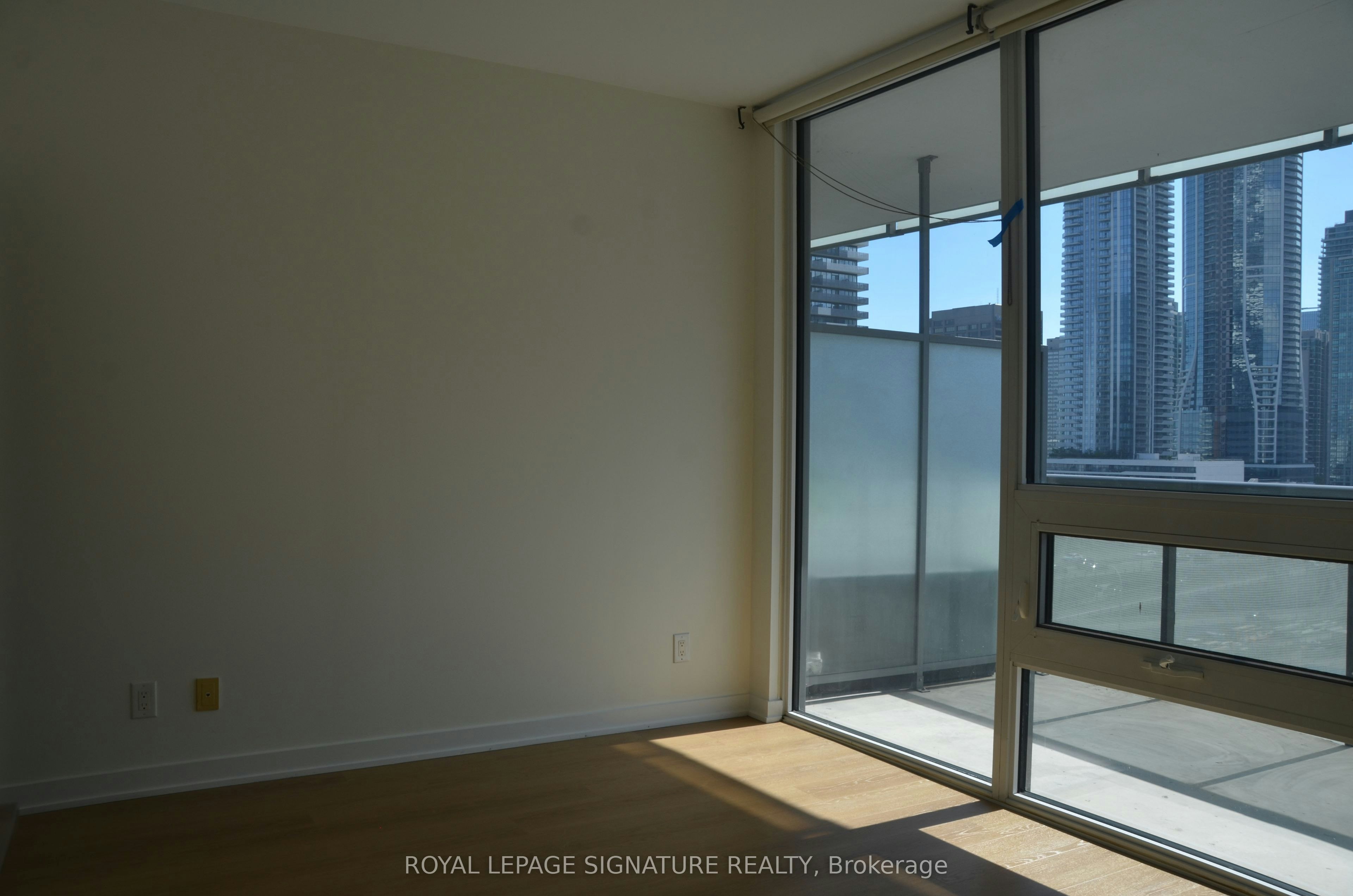 914-1 Market Street, Toronto, ON, M5E 0A2 - 17
