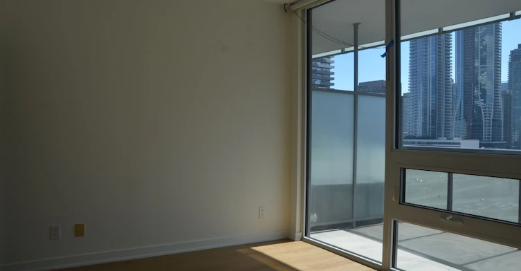 914-1 Market Street, Toronto, ON, M5E 0A2 - 17