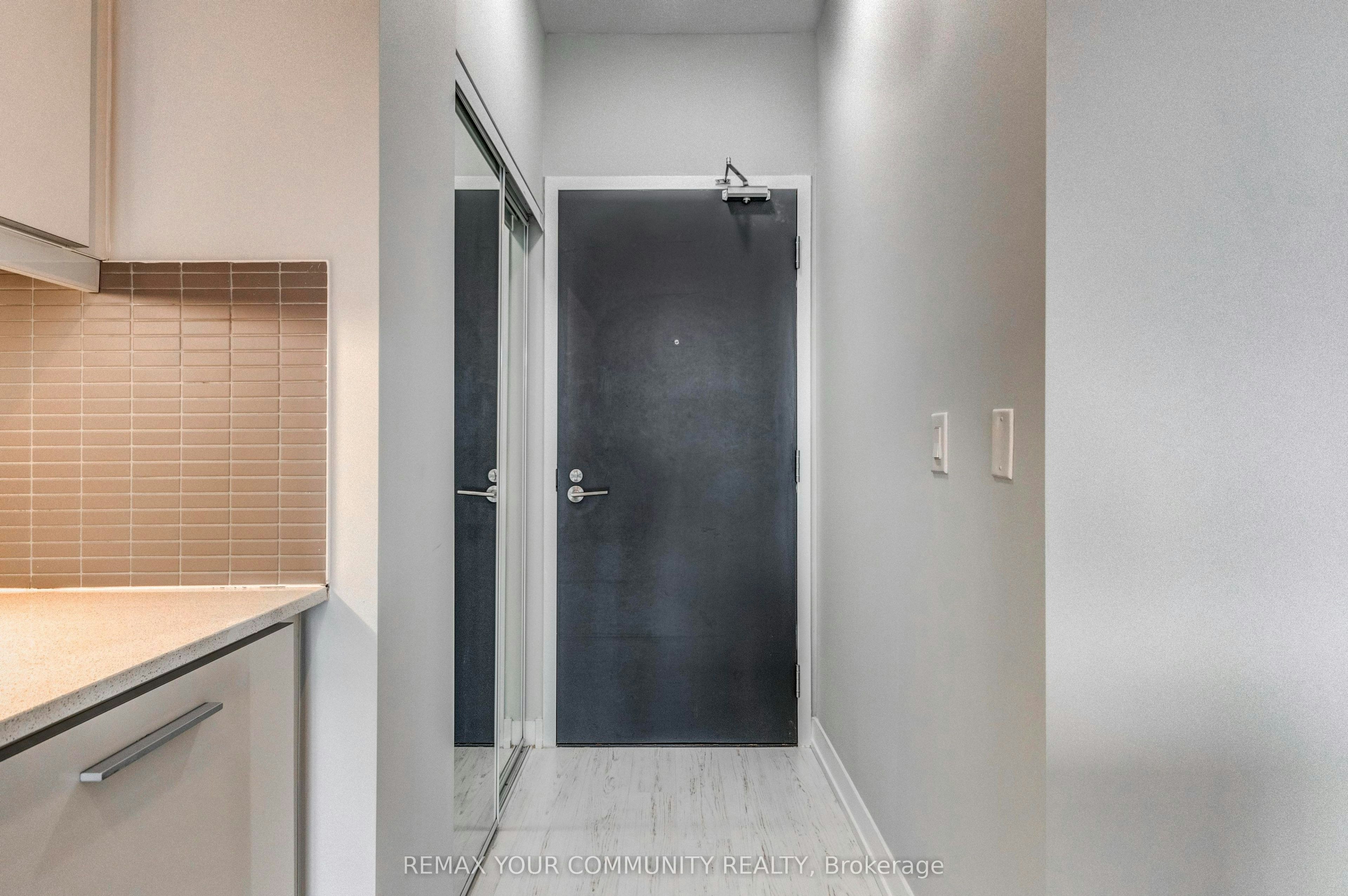 501-105 George Street, Toronto, ON, M5A 2N4 - 4