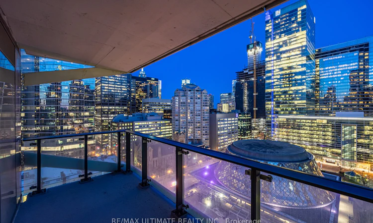 1504-224 King Street W
