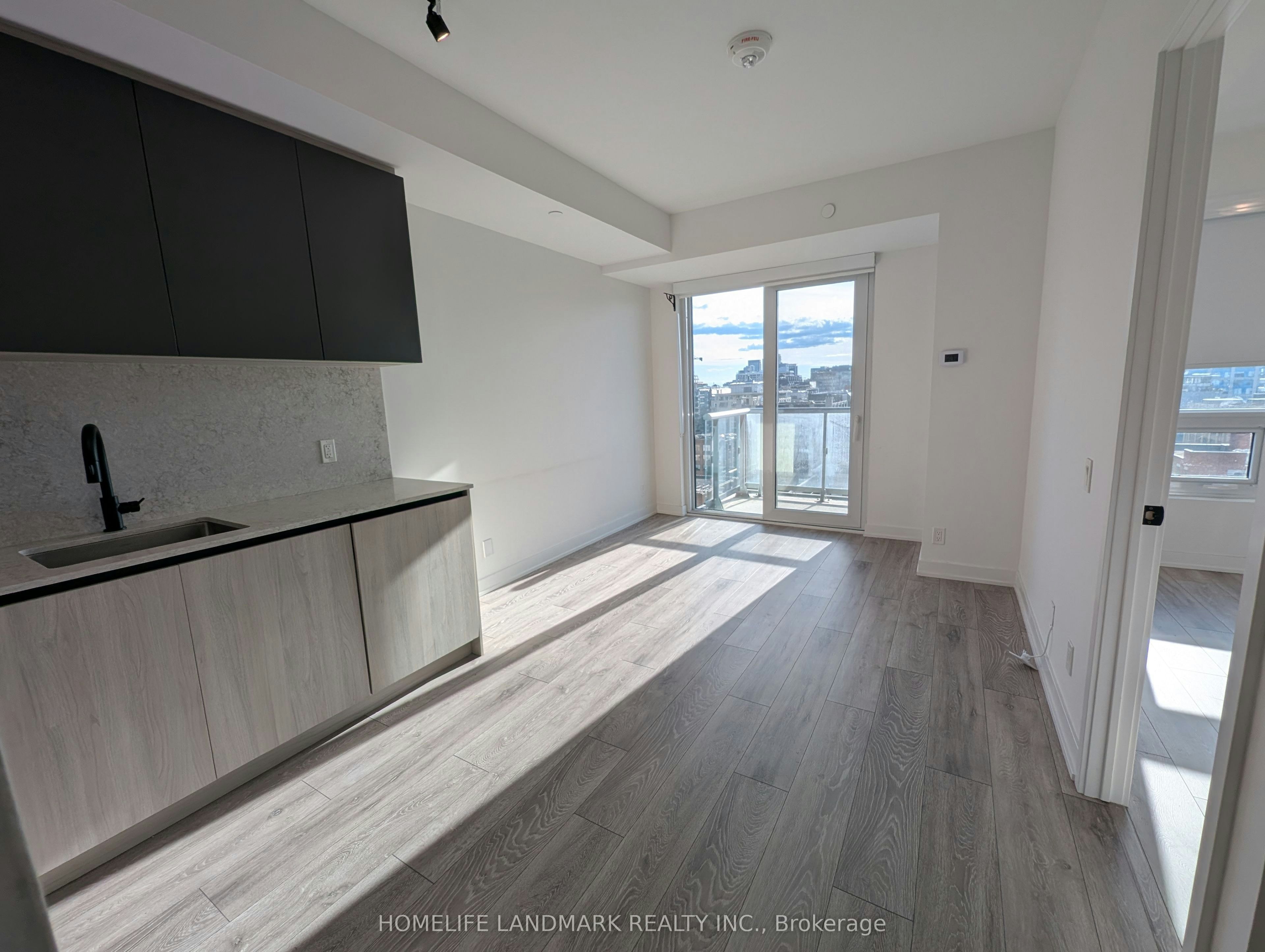 1318-108 Peter Street, Toronto, ON, M5V 0W2 - 2